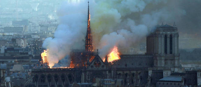 Notre-Dame de Paris en feu le 15 avril 2019.

