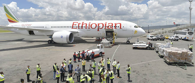 L'Ethiopie et les Nations unies ont ouvert une plateforme de transport humanitaire a l'aeroport d'Addis-Abeba pour acheminer des fournitures et des travailleurs humanitaires a travers l'Afrique afin de lutter contre le coronavirus.
