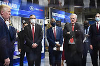 Donald Trump refuse de porter un masque&hellip; devant les cam&eacute;ras