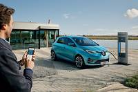  La voiture électrique (ici la nouvelle Renault Zoe, modèle le plus vendu en France) voit ses ventes augmenter, mais celles-ci représentent toujours moins de 2 % du marché automobile pour la France. 