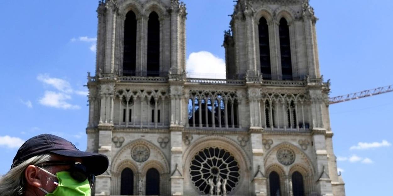 Un Symbole Voire Une Renaissance Le Parvis De Notre Dame De Nouveau Ouvert Le Point