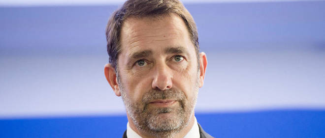 Le ministre de l'Interieur Christophe Castaner a promis mercredi << une sanction >> pour << chaque faute >> ou mot raciste dans la police.
