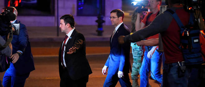 Le ministre americain de la Defense Mark Esper a annonce s'opposer au deploiement de l'armee sur le territoire des Etats-Unis, theatre de manifestations antiracistes apres la mort de George Floyd. Le ministre americain de la Defense Mark Esper a annonce s'opposer au deploiement de l'armee sur le territoire des Etats-Unis, theatre de manifestations antiracistes apres la mort de George Floyd.