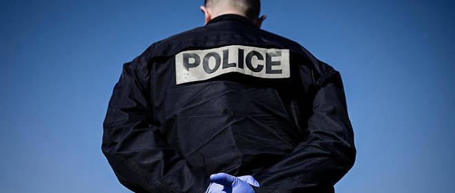 Le policier qui a exhibe son arme devant un pere de famille et son enfant de six ans a ete debarque par Jean-Yves Le Drian (Photo d'illustration).
