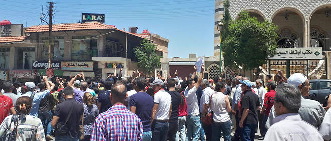 Des manifestants antiregime se sont a nouveau rassembles ce mardi dans la ville syrienne de Soueida, dans le sud du pays.
