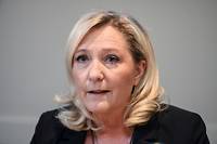 Marine Le Pen assume une &quot;continuit&eacute;&quot; avec de Gaulle malgr&eacute; l'Histoire