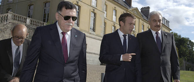 Trois ans apres la tentative de Paix menee par le president francais Emmanuelle Macron et son ministre des Affaires etrangeres, Jean-Yves Le Drian, a La Celle-Saint-Cloud, pres de Paris, la France regarde aujourd'hui avec inquietude la Turquie prendre pied durablement en Libye.
