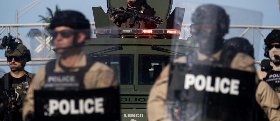 Le Pentagone accuse d'avoir militarise a l'exces la police americaine