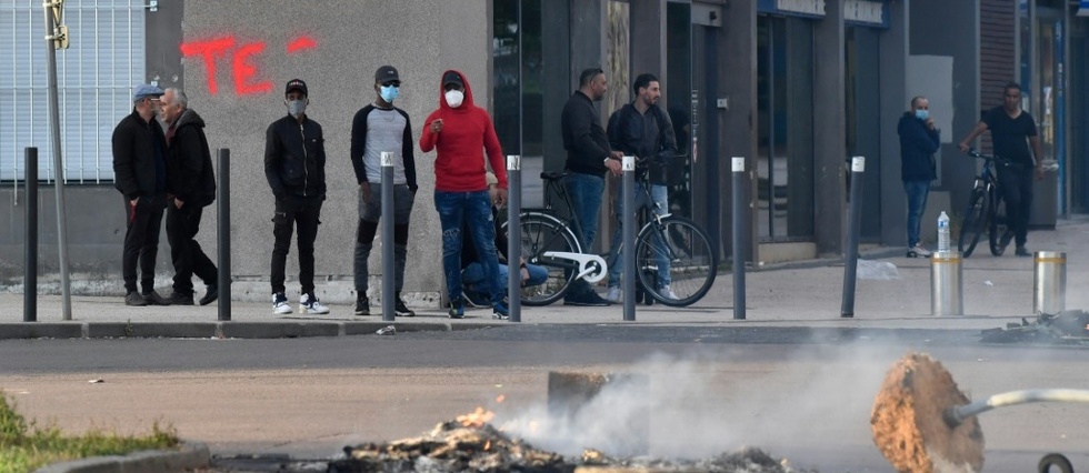 Tensions a Dijon: les pouvoirs publics se defendent de tout laxisme
