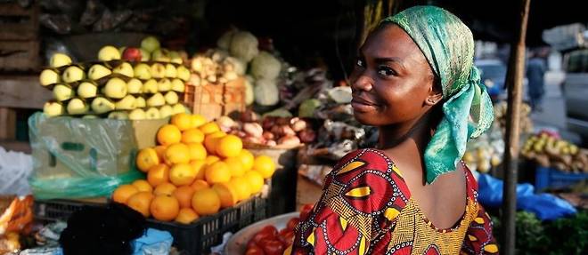 Selon l'ONG Oxfam, la valeur du travail de soinq non remunere des femmes, estimation basse, serait d'au moins 10 800 milliards de dollars, soit trois fois la valeur du secteur des technologies. 
