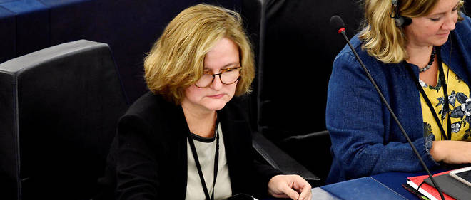 La deputee europeenne francaise Nathalie Loiseau dans l'hemicycle du Parlement europeen de Strasbourg lors d'une seance pleniere.
