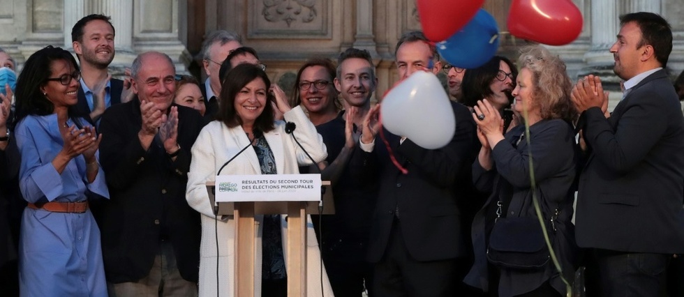 Municipales: Anne Hidalgo triomphe a Paris
