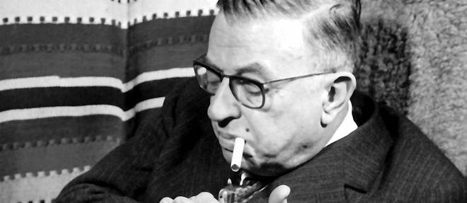 Jean-Paul Sartre en 1964. Rien d'etonnant a ce qu'au XXe siecle, le marxisme, theorie << pensee >> et formulee en des termes complexes, ait exerce une attraction considerable sur les intellectuels.  
