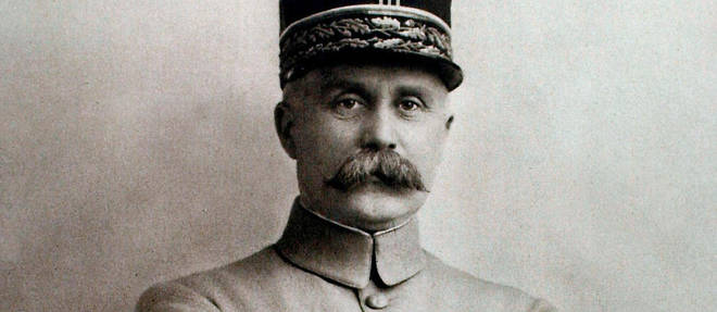 Le general Petain en 1917.
