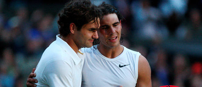 A 22 ans, Rafael Nadal remporte son premier tournoi de Wimbledon face a Roger Federer, le 6 juillet 2008.
