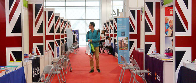 Un salon etudiant a Shanghai en 2014. Les universites britanniques sont en premiere ligne.
