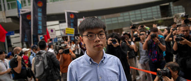 Loin de baisser les bras, Joshua Wong appelle a poursuivre le combat et continue d'alerter sur l'expansion de l'autoritarisme chinois.
