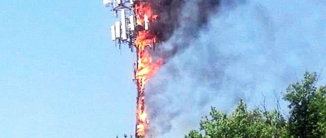En Europe et aux Etats-Unis, des antennes sont incendiees par des opposants a la 5G (Photo d'illustration).
