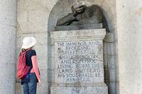 Afrique du Sud: une statue du colon Cecil Rhodes d&eacute;capit&eacute;e