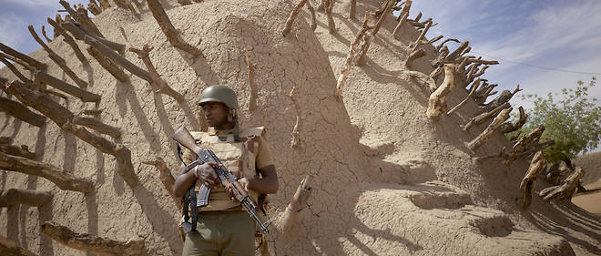 Takuba, la task force constituee de forces speciales europeennes qui devra epauler l'armee malienne face aux groupes djihadistes, est arrivee cette semaine au Sahel. 
