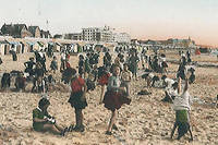 Afflux de vacanciers sur la plage de Berck-sur-Mer (Pas-de-Calais), en août 1936.
