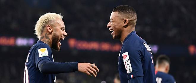 Neymar Jr et Kylian Mbappe lors de la victoire du PSG (6-1) en quart de finale de Coupe de la Ligue (le 8 janvier 2020).
