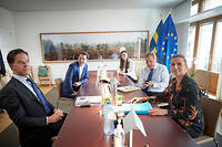 De gauche à droite, le Néerlandais Mark Rutte, l'Autrichien Sebastian Kurz, la Finlandaise Sanna Marin, le Suédois Stefan Löfven et la Première ministre danoise Mette Frederiksen, lors du sommet européen à Bruxelles, le 19 juillet 2020.  
