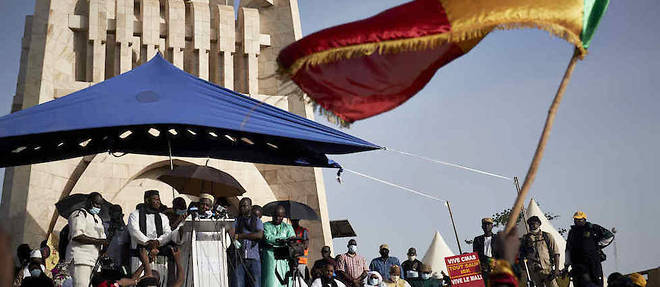 La coalition heteroclite, qui mene la contestation contre le president Ibrahim Boubacar Keita, a fait de l'imam Dicko son autorite morale. 
