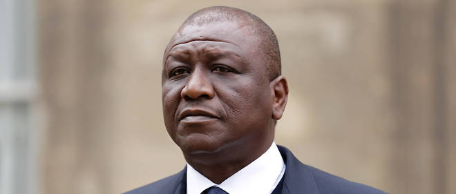 Ministre de la Defense de Cote d'Ivoire, Hamed Bakayoko a ete nomme Premier ministre, en remplacement d'Amadou Gon Coulibaly, dont il assurait l'interim depuis plusieurs mois. 
