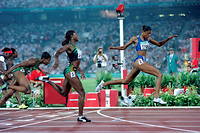 Marie-Jose Perec, trop forte pour ses adversaires en finale du 200 metres aux Jeux olympiques d'Atlanta, en 1996.
