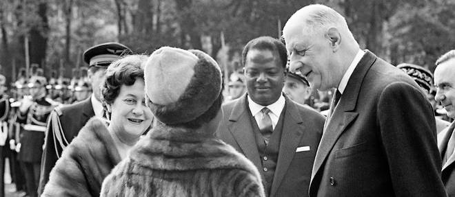 Le premier president du Benin independant Hubert Maga en visite officielle ici a Paris ou il a rencontre le chef d'Etat francais Charles de Gaulle, en 1961.
