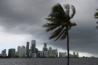 D&eacute;j&agrave; meurtrie par le Covid-19, la Floride se pr&eacute;pare &agrave; affronter l'ouragan Isaias