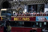 Paris&nbsp;: les bus touristiques &agrave; la peine