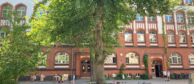 L'ecole primaire publique berlinoise Scharmutzelsee Schule rouvre ses portes ce lundi 10 aout.
