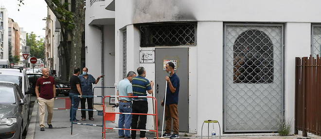 Lyon : Un Incendie Endommage Une Salle De Prière Musulmane