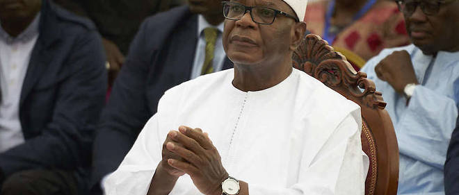 Le president du Mali, Ibrahim Boubacar Keita, a annonce sa demission dans la nuit de mardi a mercredi, sous la contrainte de militaires qui ont organise son arrestation. 
