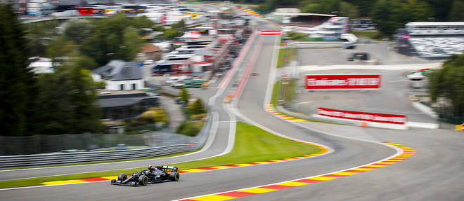Sur l'un des traces les plus exigeants de la F1, Mercedes domine, Renault emerge et Ferrari sombre