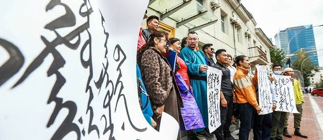 Chine: des Mongols manifestent pour defendre leur langue a l'ecole