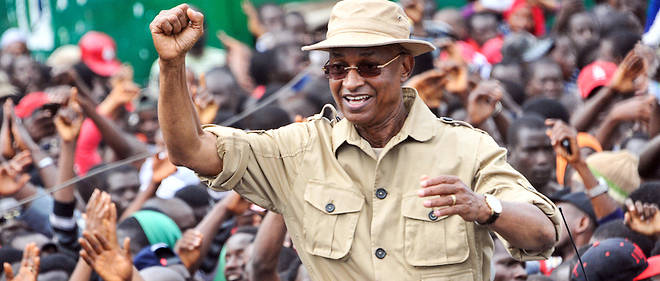 Le leader principal de l'opposition Cellou Dalein Diallo joue sur a la fois sur le front des urnes et sur celui des manifestations pacifiques pour empecher le 3e mandat d'Alpha Conde. 
