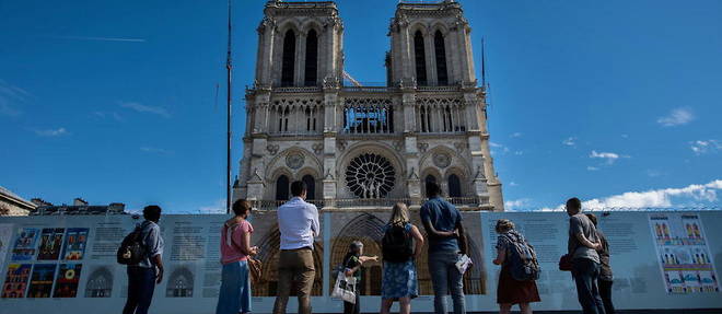 Un an apres son incendie, Notre-Dame de Paris n'accueillera toujours pas de visiteurs au cours des Journees du patrimoine 2020. 
