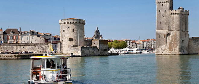 L'un des voleurs a fini sa course dans le Vieux-Port de La Rochelle (illustration). 

