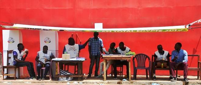 Le fichier presente comme definitif par la commission electorale nationale de Guinee comporte plus de 5,4 millions d'electeurs avec de fortes disparites dans leur repartition.
