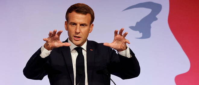 Emmanuel Macron lors de son discours sur les separatismes aux Mureaux.
