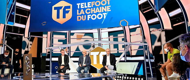 Jaume Roures (au centre), lors de la conference de presse de lancement de la chaine Telefoot, le 13 aout 2020.
