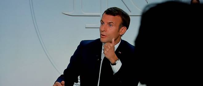 Emmanuel Macron au moment d'annoncer le couvre-feu mercredi 14 octobre a 20 heures.
