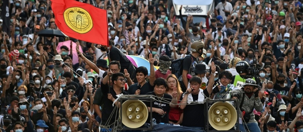 Appels a reformer la monarchie, arrestations: ce qui se passe en Thailande