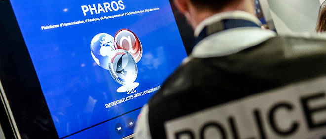 Un policier de la plateforme Pharos en 2018 au Forum international de la cybersecurite, a Lille.
