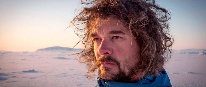 Explorateur des terres arctiques, Nicolas Dubreuil est egalement chef d'expedition, guide et ethnologue pour la compagnie de croisieres Ponant. 
