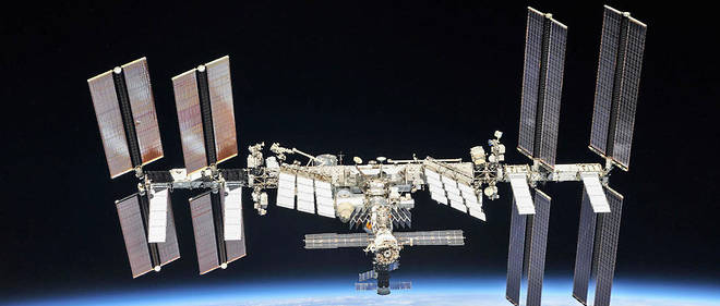 Une prochaine livraison de materiel en direction de l'ISS devrait permettre de combler la fuite de maniere plus securisante.
