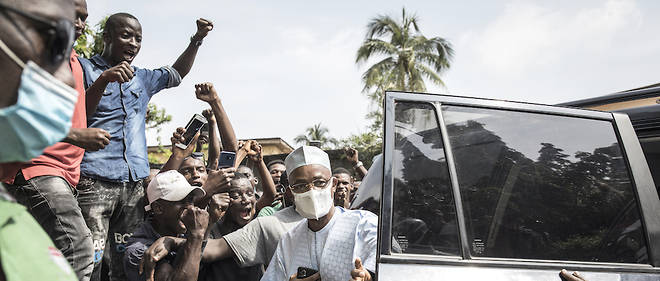S'exprimant depuis son domicile a Conakry - qu'il n'est pas autorise a quitter et dont les acces sont bloques par des vehicules des forces de l'ordre, Cellou Dalein Diallo s'exprime.
